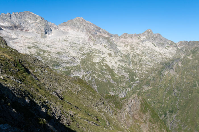 Pic de Maupas vu de la vallée du Lys