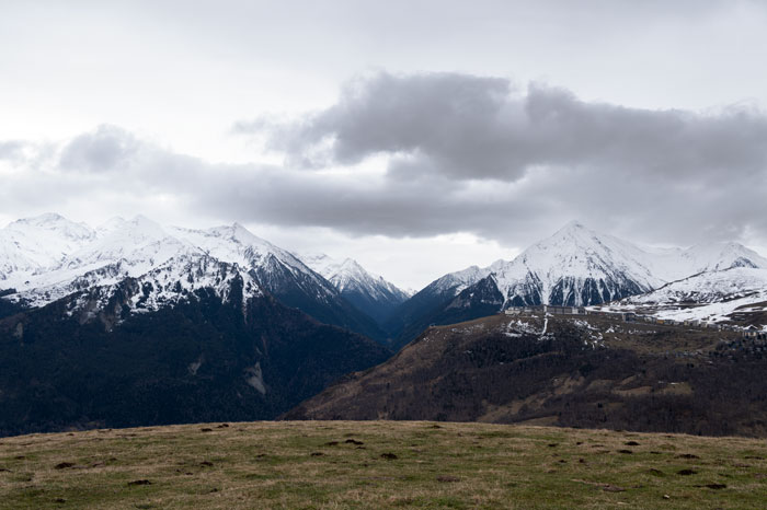 Sommets enneigés vus du Cap de Pède