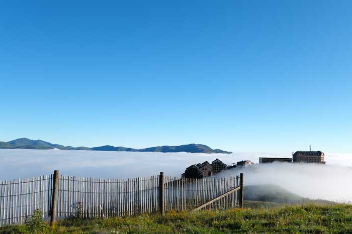 Le matin au départ de la randonnée - nuages bas